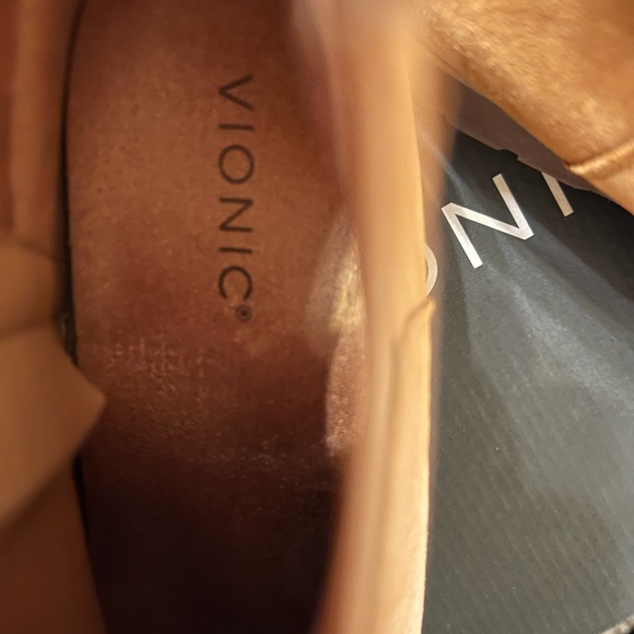 Vionic; Ladies; Water Repellent Suede Booties; Size 9 (40); Hazal - Picture 6 of 13